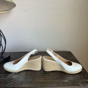 Naturlizer - Sling back wedges. Size 8. White